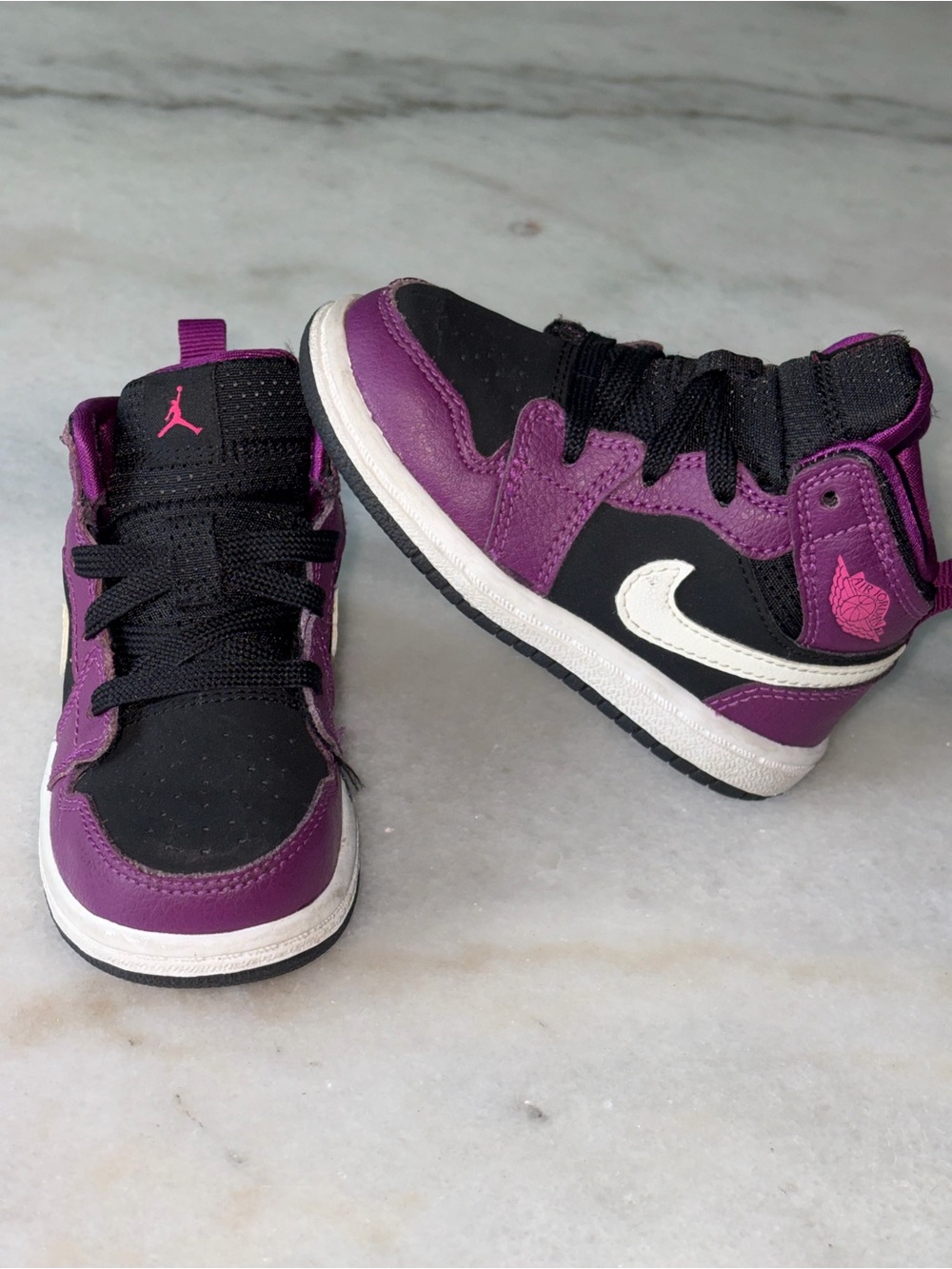 Nike Kids High-Top Sneakers in Black, Purple & White